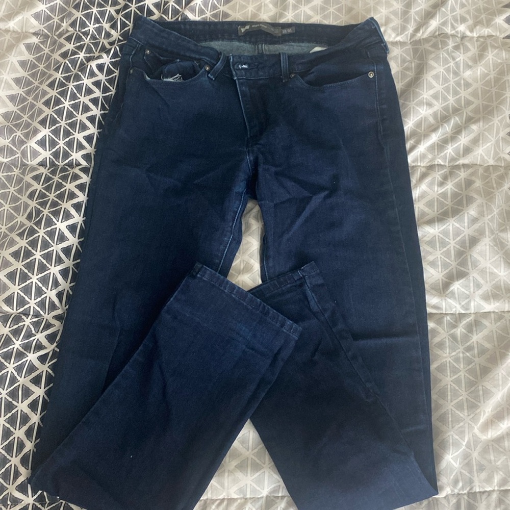Levi’s Women’s Slight Curve Jeans